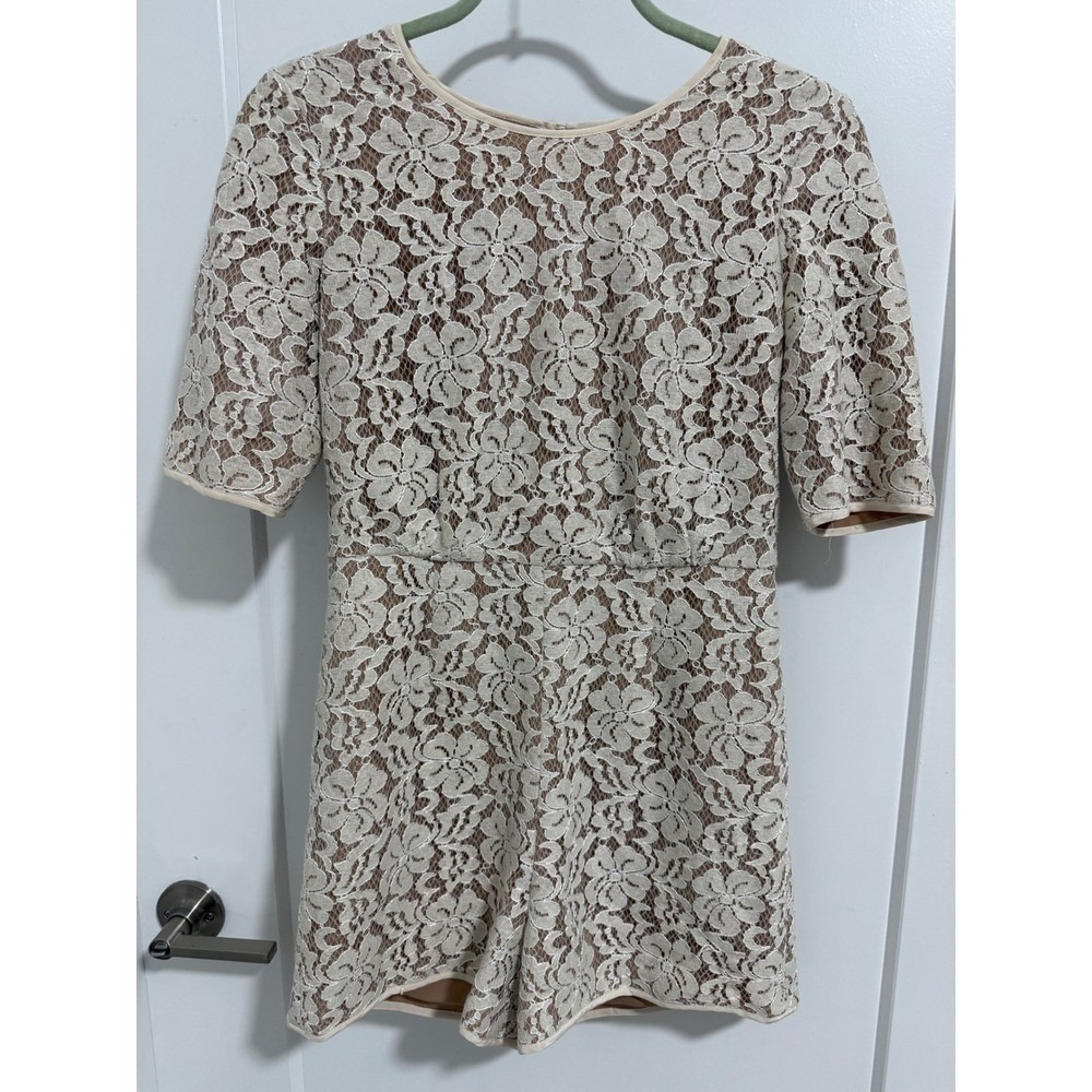 Bcbgmaxazria Haile Lace Romper Beige Sleeved Floral Elegant Jumpsuit Sixe XS